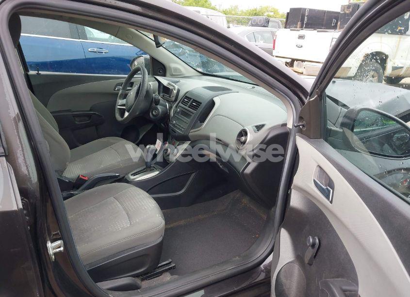 Photo 5 of 2014 Chevrolet Sonic LS AUTO (VIN 1G1JA5SH6E4223010)