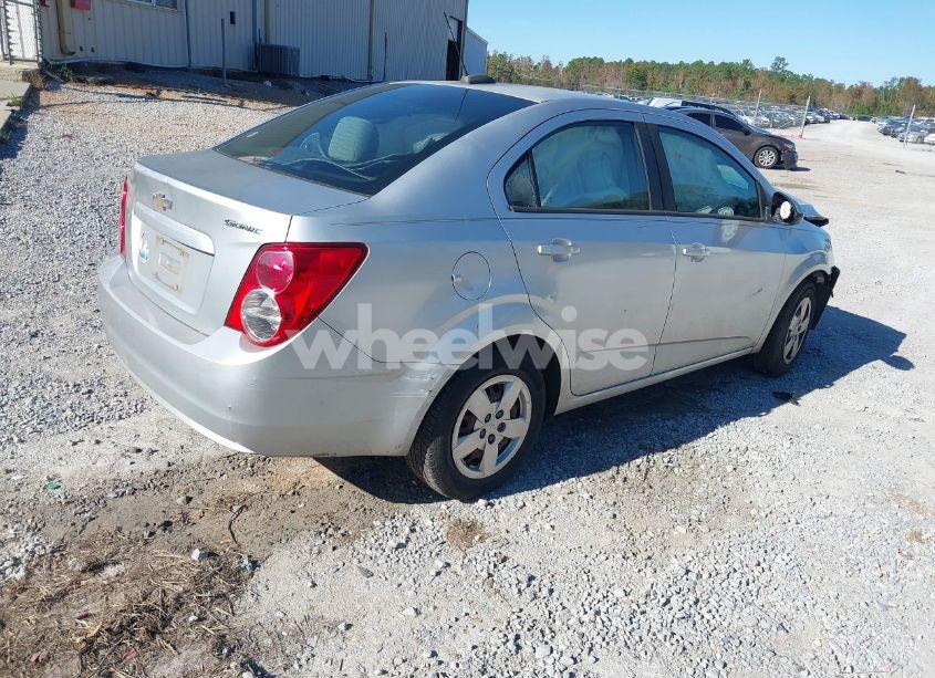 Photo 4 of 2015 Chevrolet Sonic LS AUTO (VIN 1G1JA5SH6F4181018)
