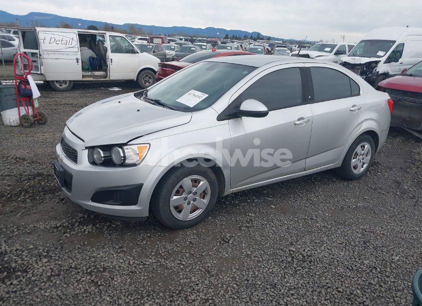 Photo 2 of 2013 Chevrolet Sonic LS AUTO (VIN 1G1JA5SH7D4197354)