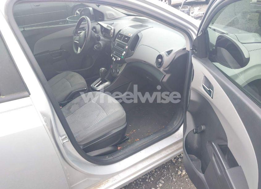 Photo 5 of 2013 Chevrolet Sonic LS AUTO (VIN 1G1JA5SH7D4197354)