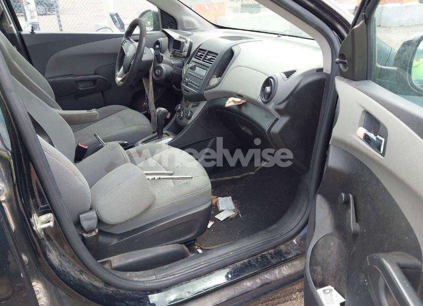 Photo 5 of 2012 Chevrolet Sonic 2LS (VIN 1G1JA5SH8C4218047)