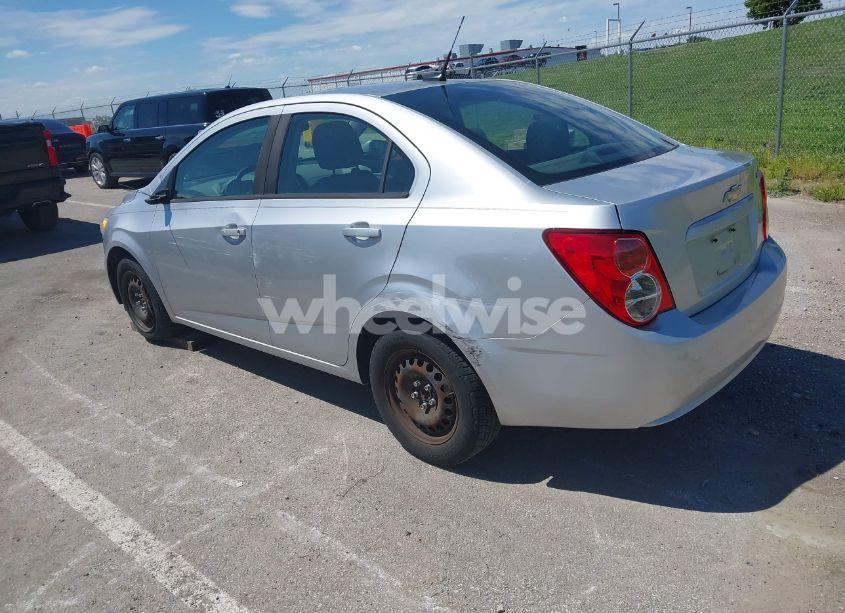 Photo 3 of 2013 Chevrolet Sonic LS AUTO (VIN 1G1JA5SH8D4202996)