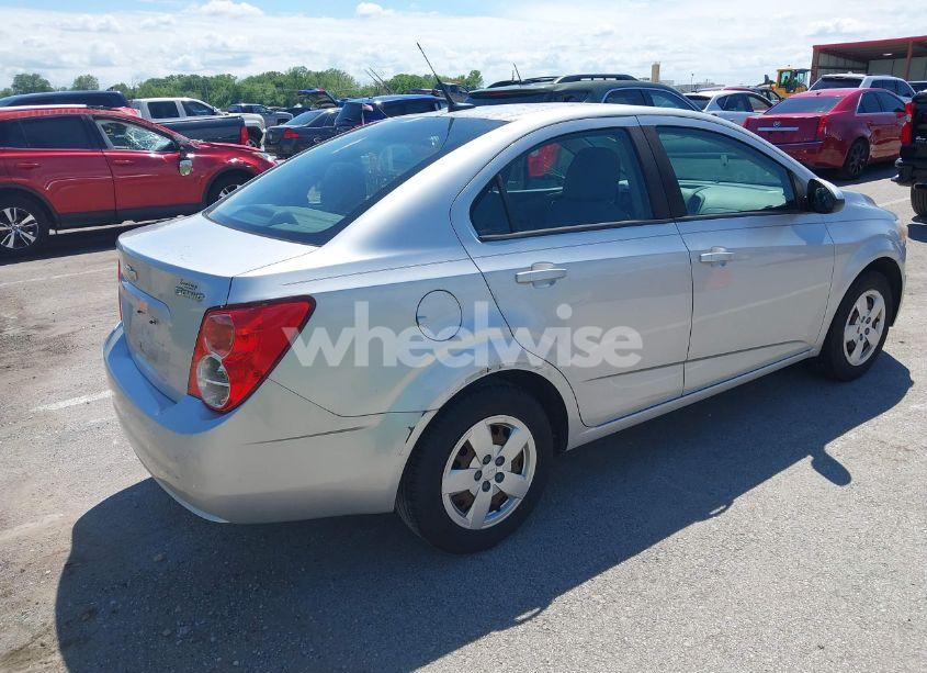 Photo 4 of 2013 Chevrolet Sonic LS AUTO (VIN 1G1JA5SH8D4202996)