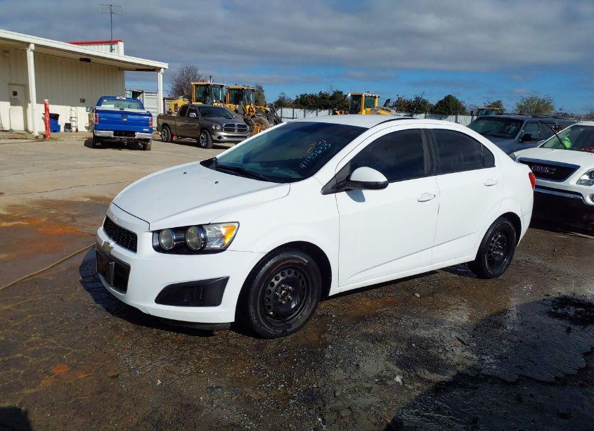 Photo 2 of 2013 Chevrolet Sonic LS AUTO (VIN 1G1JA5SH9D4250135)