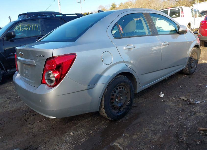 Photo 4 of 2014 Chevrolet Sonic LS AUTO (VIN 1G1JA5SH9E4168035)