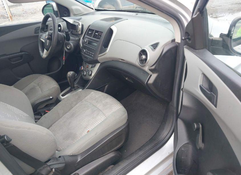 Photo 5 of 2016 Chevrolet Sonic LS AUTO (VIN 1G1JA5SH9G4131196)