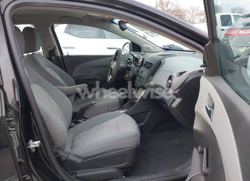 Photo 5 of 2012 Chevrolet Sonic 2LS (VIN 1G1JA5SHXC4115275)