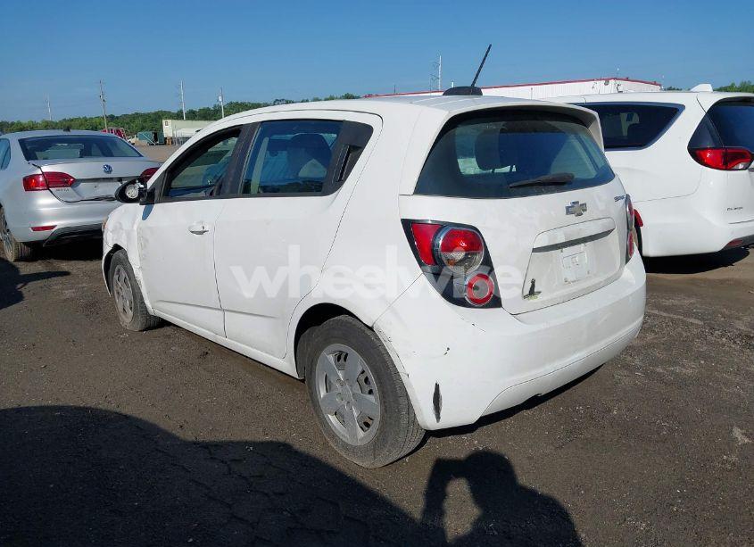 Photo 3 of 2015 Chevrolet Sonic LS AUTO (VIN 1G1JA6SG8F4131976)
