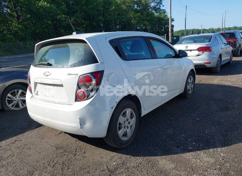 Photo 4 of 2015 Chevrolet Sonic LS AUTO (VIN 1G1JA6SG8F4131976)
