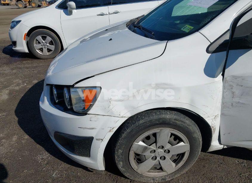 Photo 6 of 2015 Chevrolet Sonic LS AUTO (VIN 1G1JA6SG8F4131976)