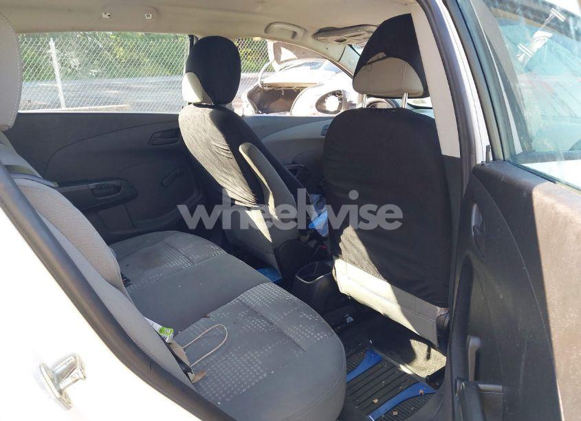 Photo 8 of 2015 Chevrolet Sonic LS AUTO (VIN 1G1JA6SG8F4131976)