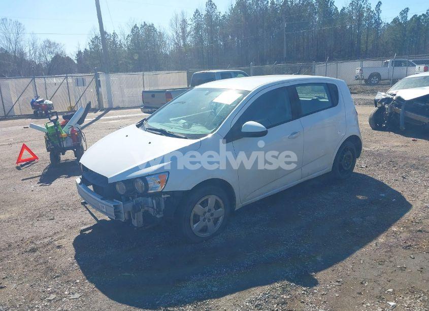 Photo 2 of 2014 Chevrolet Sonic LS AUTO (VIN 1G1JA6SGXE4143089)