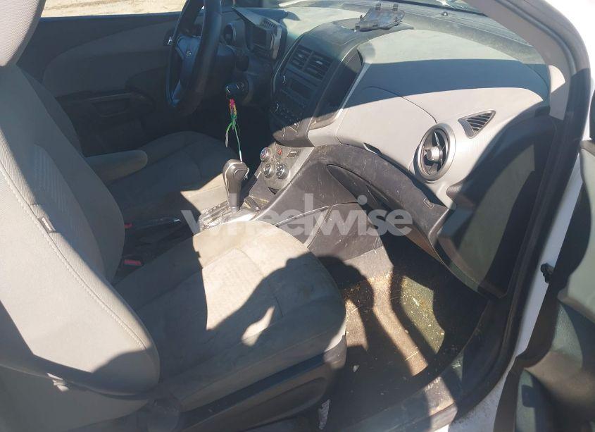 Photo 5 of 2014 Chevrolet Sonic LS AUTO (VIN 1G1JA6SGXE4143089)