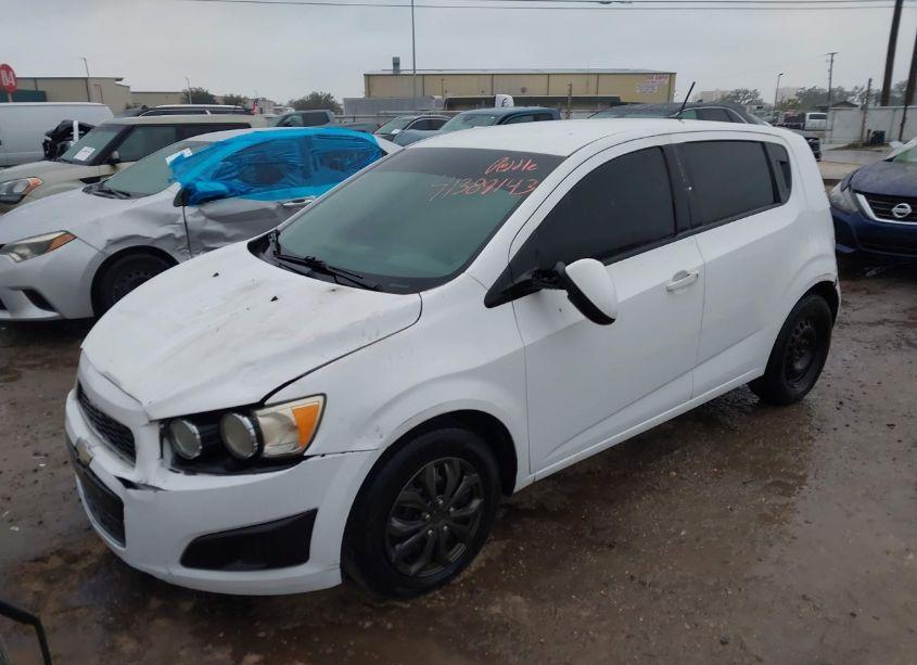 Photo 2 of 2014 Chevrolet Sonic LS AUTO (VIN 1G1JA6SH0E4100325)