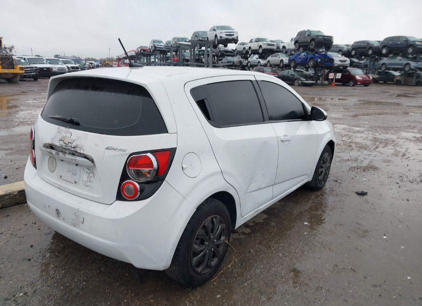 Photo 4 of 2014 Chevrolet Sonic LS AUTO (VIN 1G1JA6SH0E4100325)