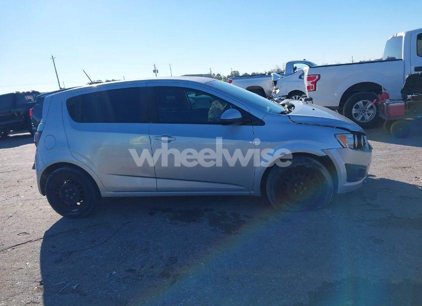 Photo 12 of 2015 Chevrolet Sonic LS AUTO (VIN 1G1JA6SH1F4156792)