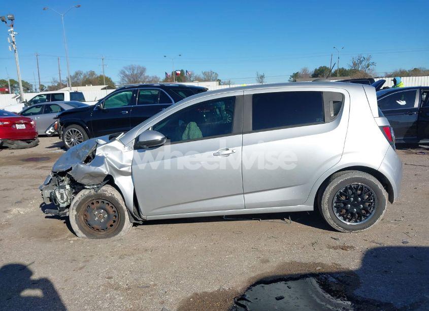 Photo 13 of 2015 Chevrolet Sonic LS AUTO (VIN 1G1JA6SH1F4156792)