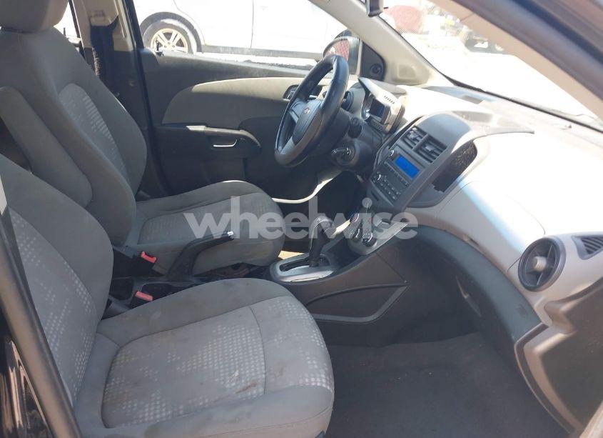 Photo 5 of 2013 Chevrolet Sonic LS AUTO (VIN 1G1JA6SH2D4109297)