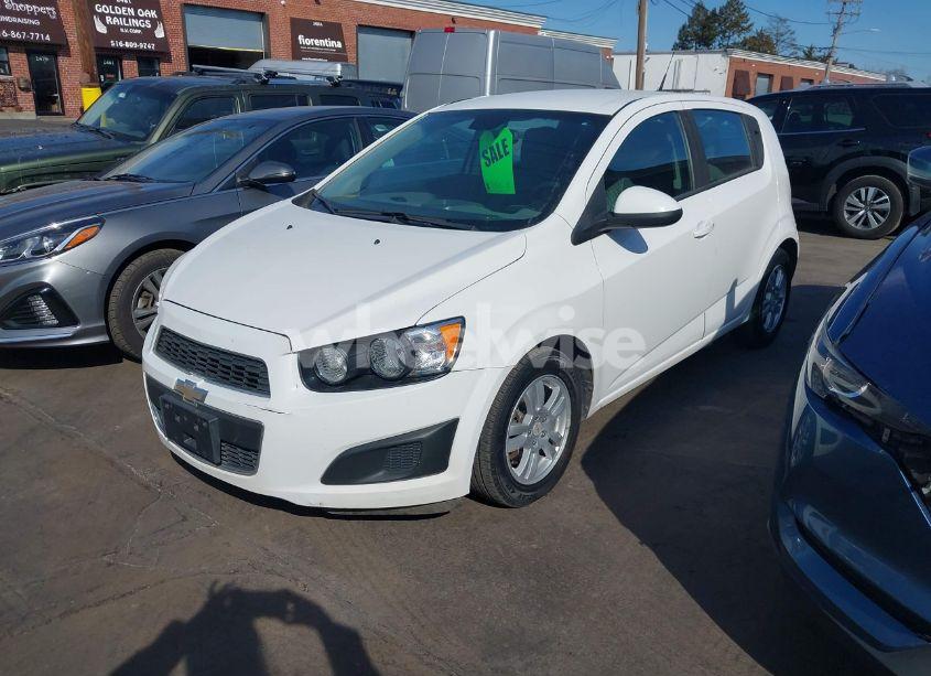 Photo 2 of 2012 Chevrolet Sonic 2LS (VIN 1G1JA6SH3C4140072)
