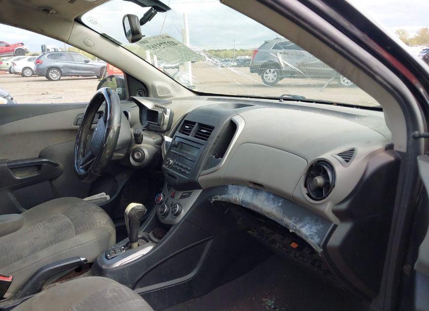 Photo 5 of 2015 Chevrolet Sonic LS AUTO (VIN 1G1JA6SH3F4166563)