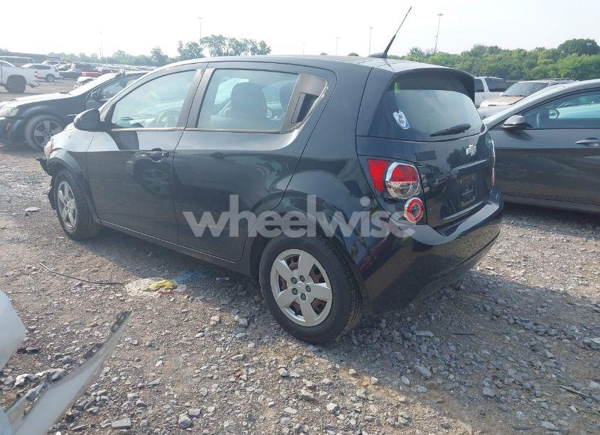 Photo 3 of 2013 Chevrolet Sonic LS AUTO (VIN 1G1JA6SH4D4164950)
