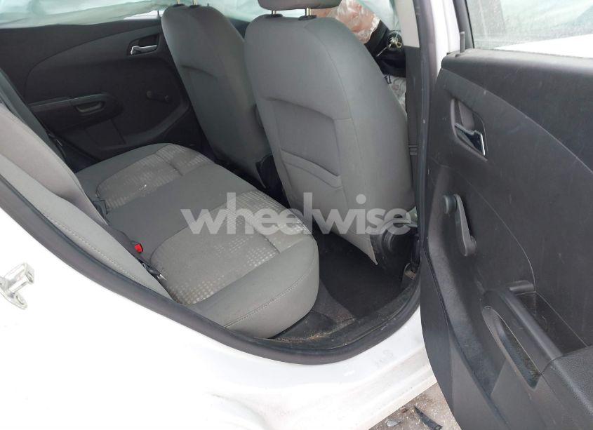 Photo 8 of 2014 Chevrolet Sonic LS AUTO (VIN 1G1JA6SH5E4211095)