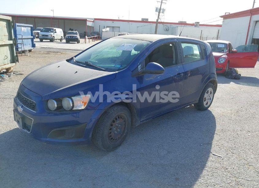 Photo 2 of 2014 Chevrolet Sonic LS AUTO (VIN 1G1JA6SH6E4222798)