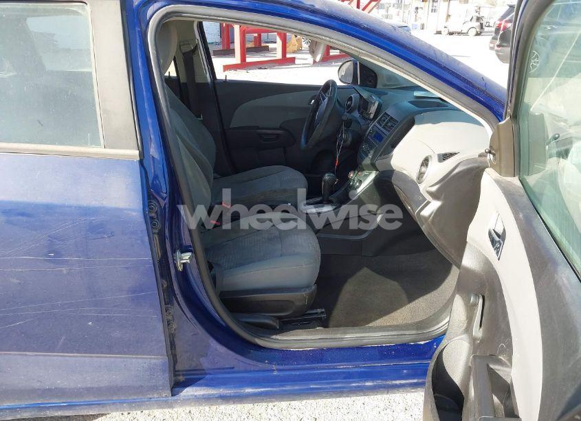 Photo 5 of 2014 Chevrolet Sonic LS AUTO (VIN 1G1JA6SH6E4222798)