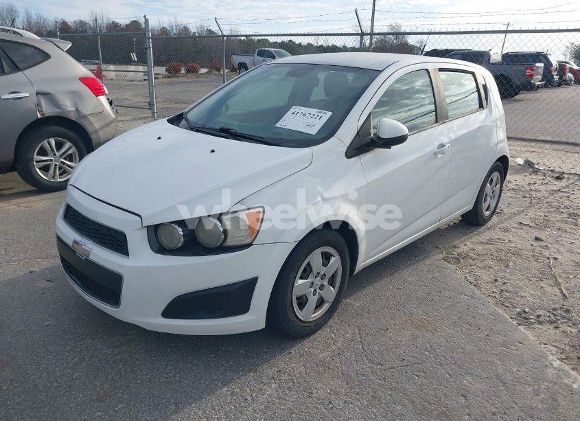 Photo 2 of 2013 Chevrolet Sonic LS AUTO (VIN 1G1JA6SH7D4188966)
