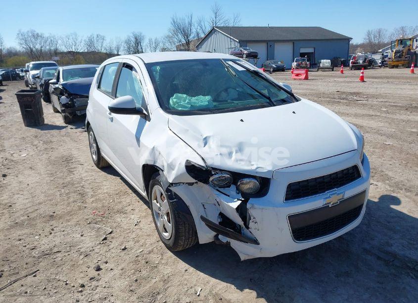 2015 Chevrolet Sonic LS AUTO (VIN 1G1JA6SH7F4189585) main photo
