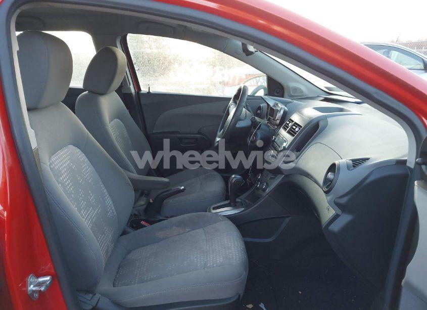 Photo 5 of 2012 Chevrolet Sonic 2LS (VIN 1G1JA6SH9C4179815)