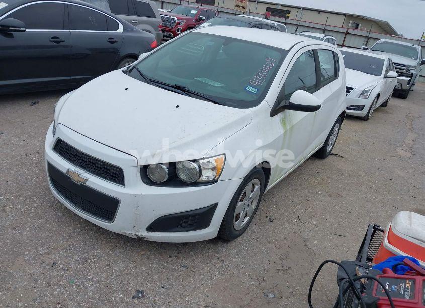 Photo 2 of 2014 Chevrolet Sonic LS AUTO (VIN 1G1JA6SH9E4206272)