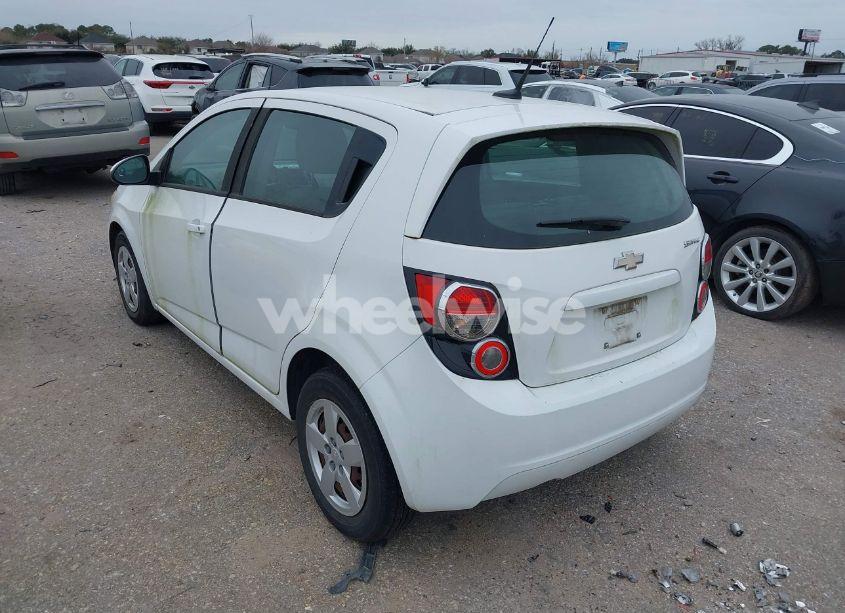Photo 3 of 2014 Chevrolet Sonic LS AUTO (VIN 1G1JA6SH9E4206272)