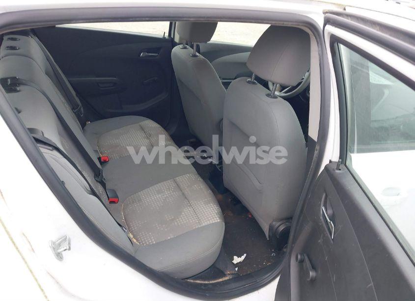 Photo 8 of 2014 Chevrolet Sonic LS AUTO (VIN 1G1JA6SH9E4206272)