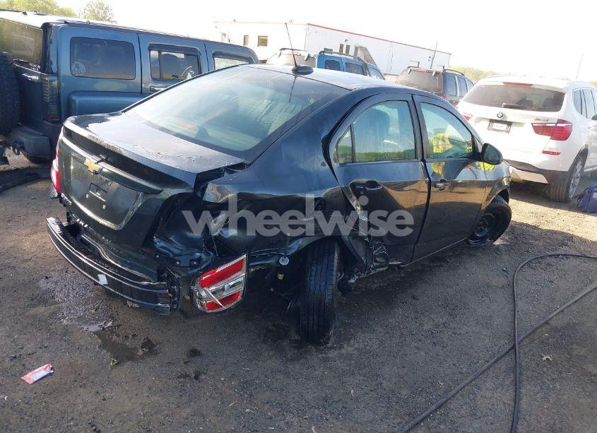 Photo 4 of 2020 Chevrolet Sonic FWD LS (VIN 1G1JB5SB4L4105835)