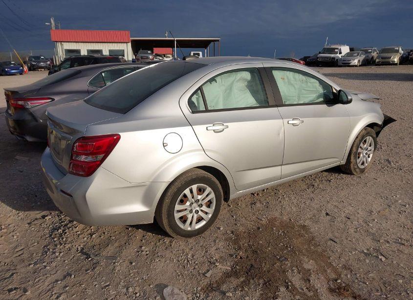 Photo 4 of 2019 Chevrolet Sonic LS AUTO (VIN 1G1JB5SB5K4111058)