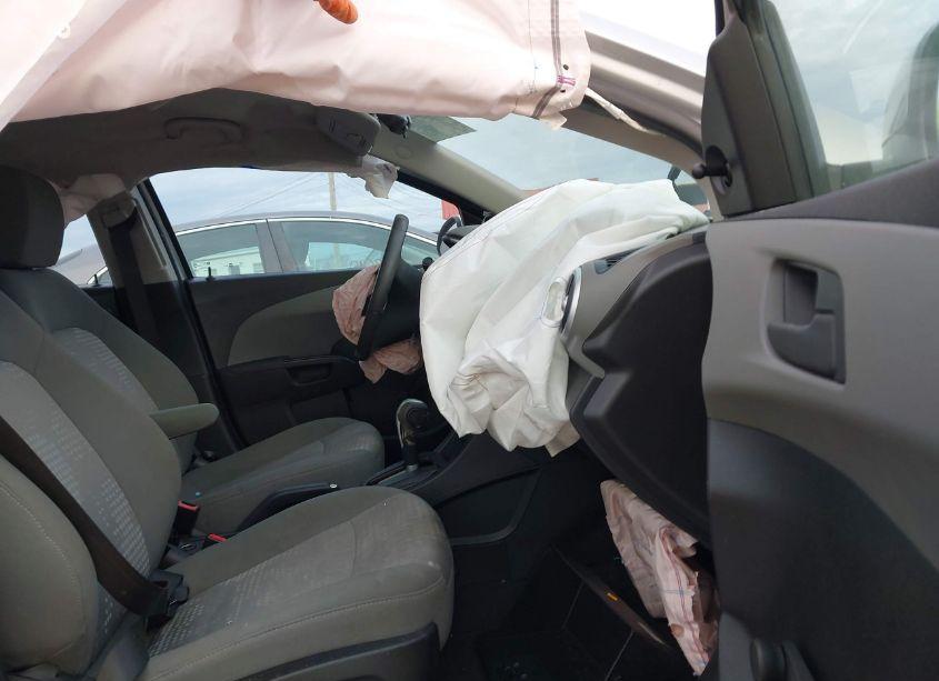 Photo 5 of 2019 Chevrolet Sonic LS AUTO (VIN 1G1JB5SB5K4111058)