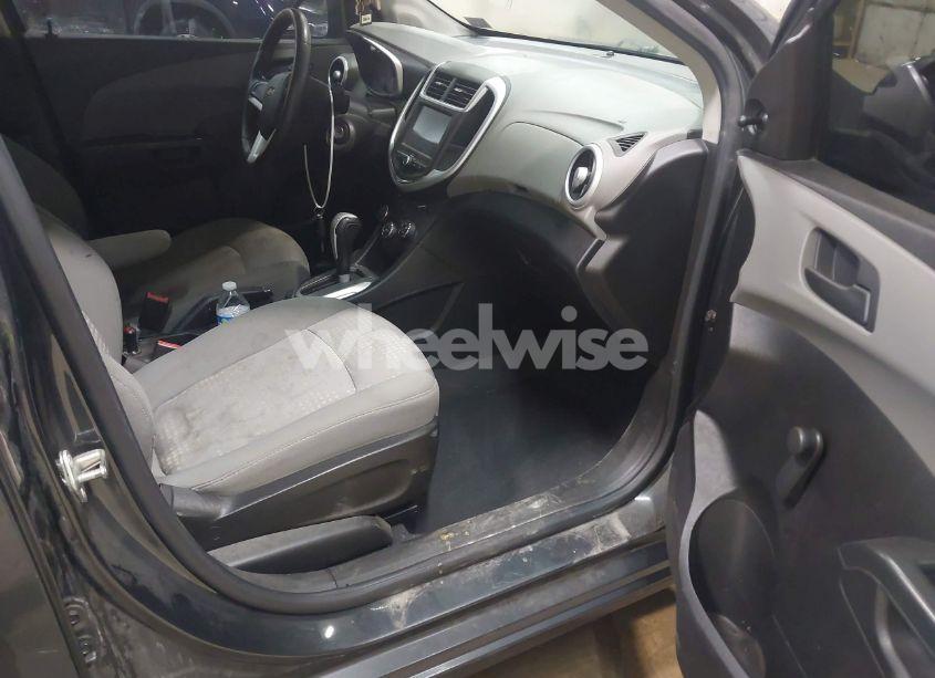 Photo 5 of 2017 Chevrolet Sonic LS AUTO (VIN 1G1JB5SG8H4104237)