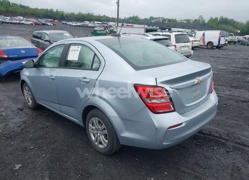 Photo 3 of 2017 Chevrolet Sonic LS AUTO (VIN 1G1JB5SG8H4144690)