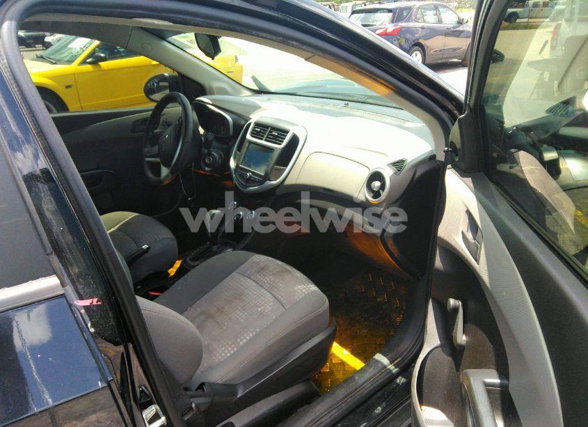 Photo 5 of 2017 Chevrolet Sonic LS AUTO (VIN 1G1JB5SH0H4153473)