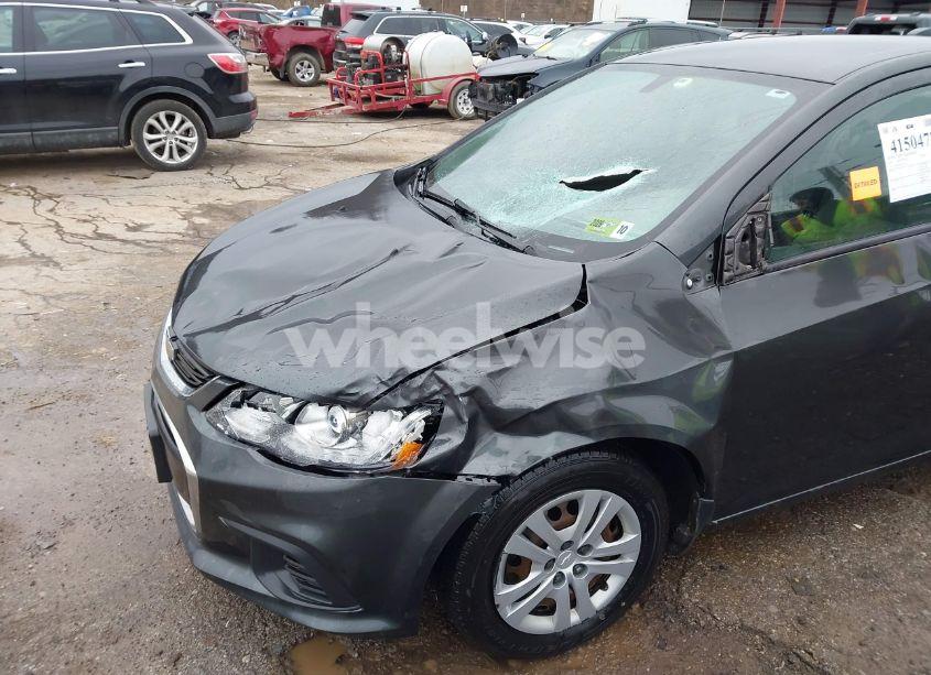 Photo 6 of 2017 Chevrolet Sonic LS AUTO (VIN 1G1JB5SH1H4162019)