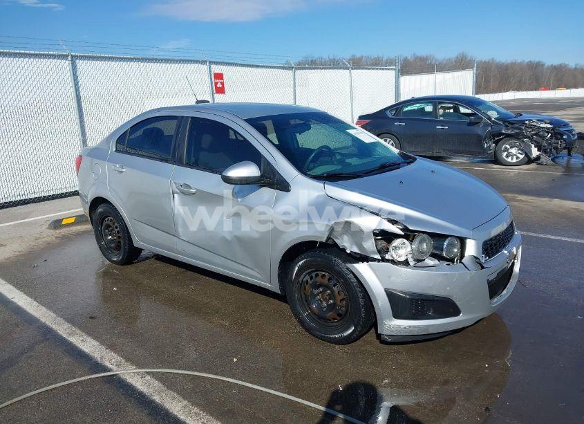 2015 Chevrolet Sonic LS MANUAL (VIN 1G1JB5SH2F4184995) main photo