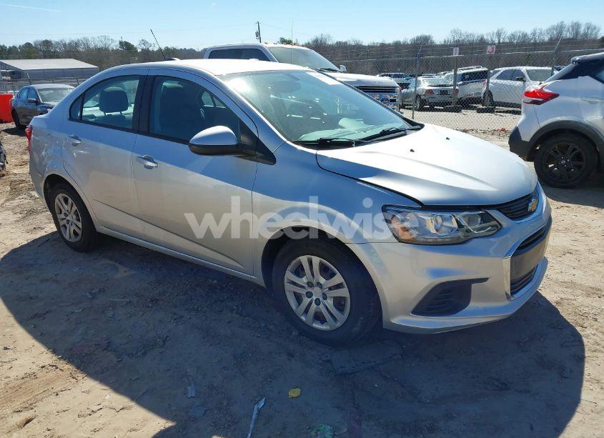 2018 Chevrolet Sonic LS AUTO (VIN 1G1JB5SH2J4112817) main photo