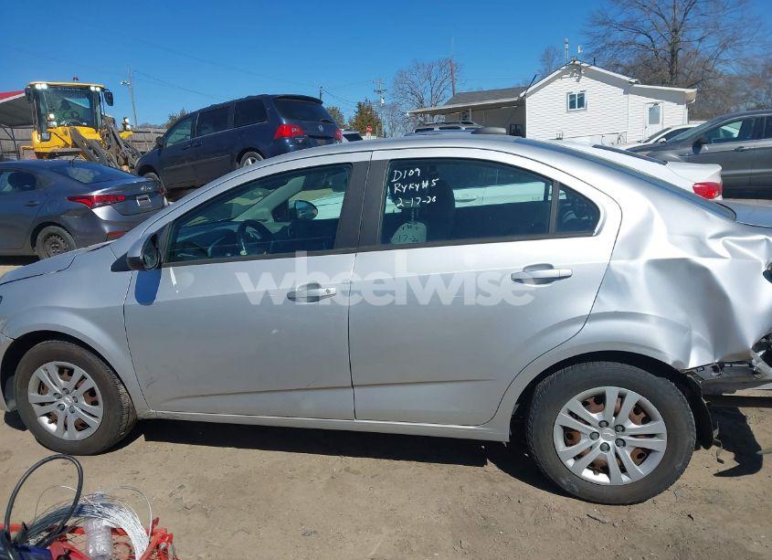 Photo 14 of 2018 Chevrolet Sonic LS AUTO (VIN 1G1JB5SH2J4112817)