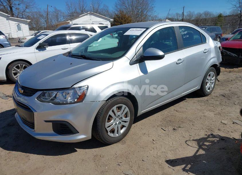 Photo 2 of 2018 Chevrolet Sonic LS AUTO (VIN 1G1JB5SH2J4112817)