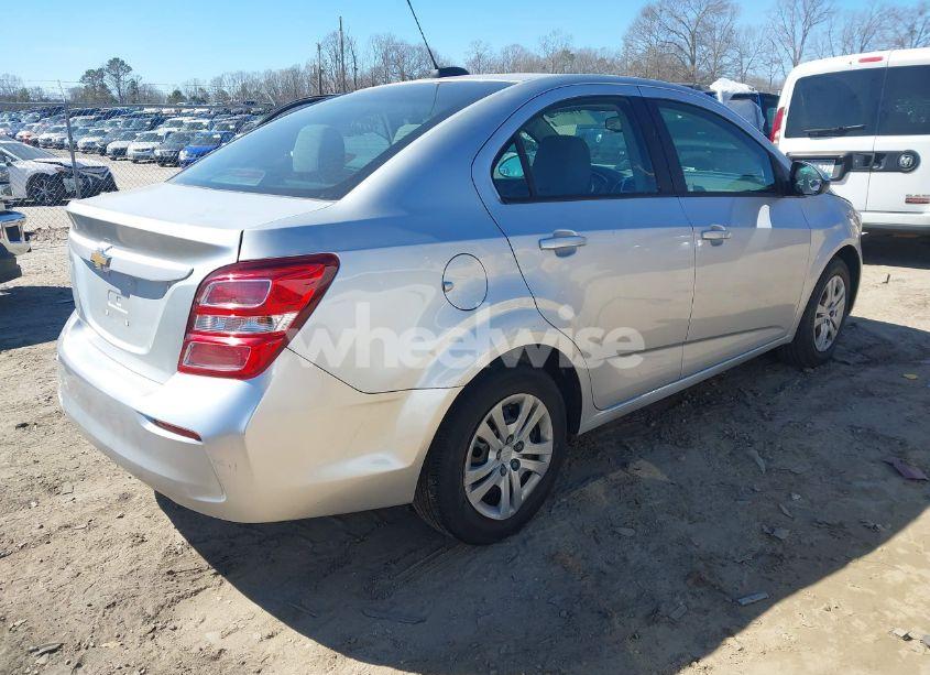 Photo 4 of 2018 Chevrolet Sonic LS AUTO (VIN 1G1JB5SH2J4112817)