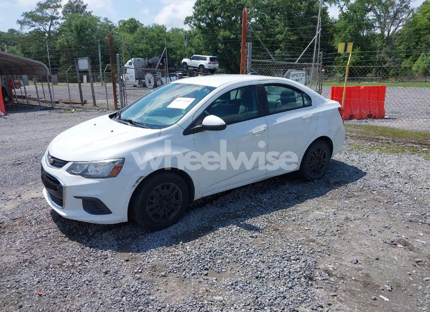 Photo 2 of 2018 Chevrolet Sonic LS AUTO (VIN 1G1JB5SH4J4114035)