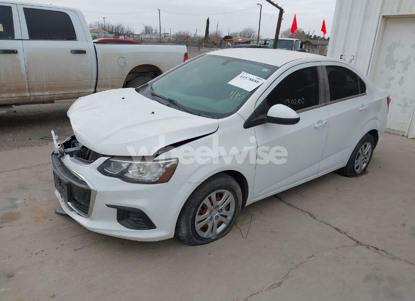Photo 2 of 2018 Chevrolet Sonic LS AUTO (VIN 1G1JB5SH4J4119770)