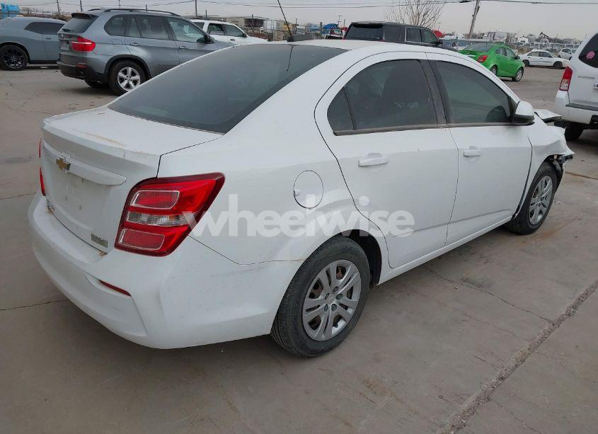 Photo 4 of 2018 Chevrolet Sonic LS AUTO (VIN 1G1JB5SH4J4119770)