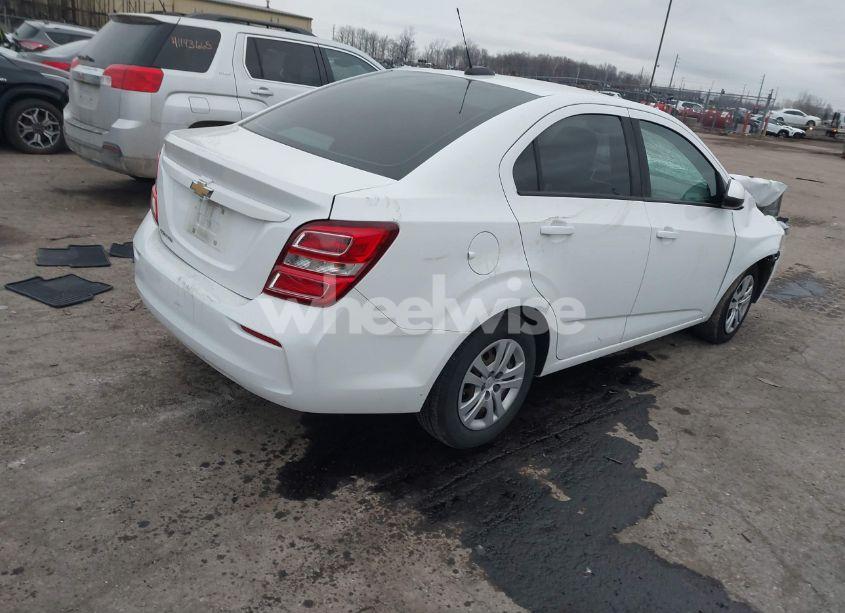 Photo 4 of 2018 Chevrolet Sonic LS AUTO (VIN 1G1JB5SH4J4136715)